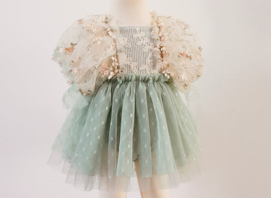 Fleur Margot delicate baby sitter photo session outfit with lace top and green tulle skirt