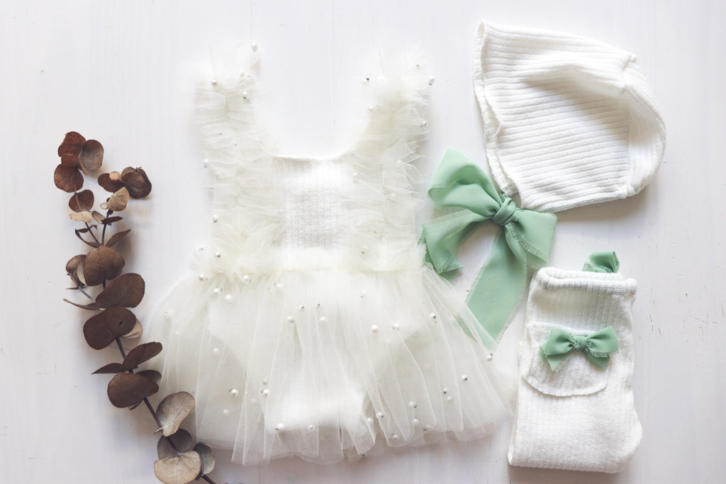 Newborn White Stretch Wool Romper with Ruffled Pearls Tulle, Sage Green Bow, and Unisex Béguin and Pants