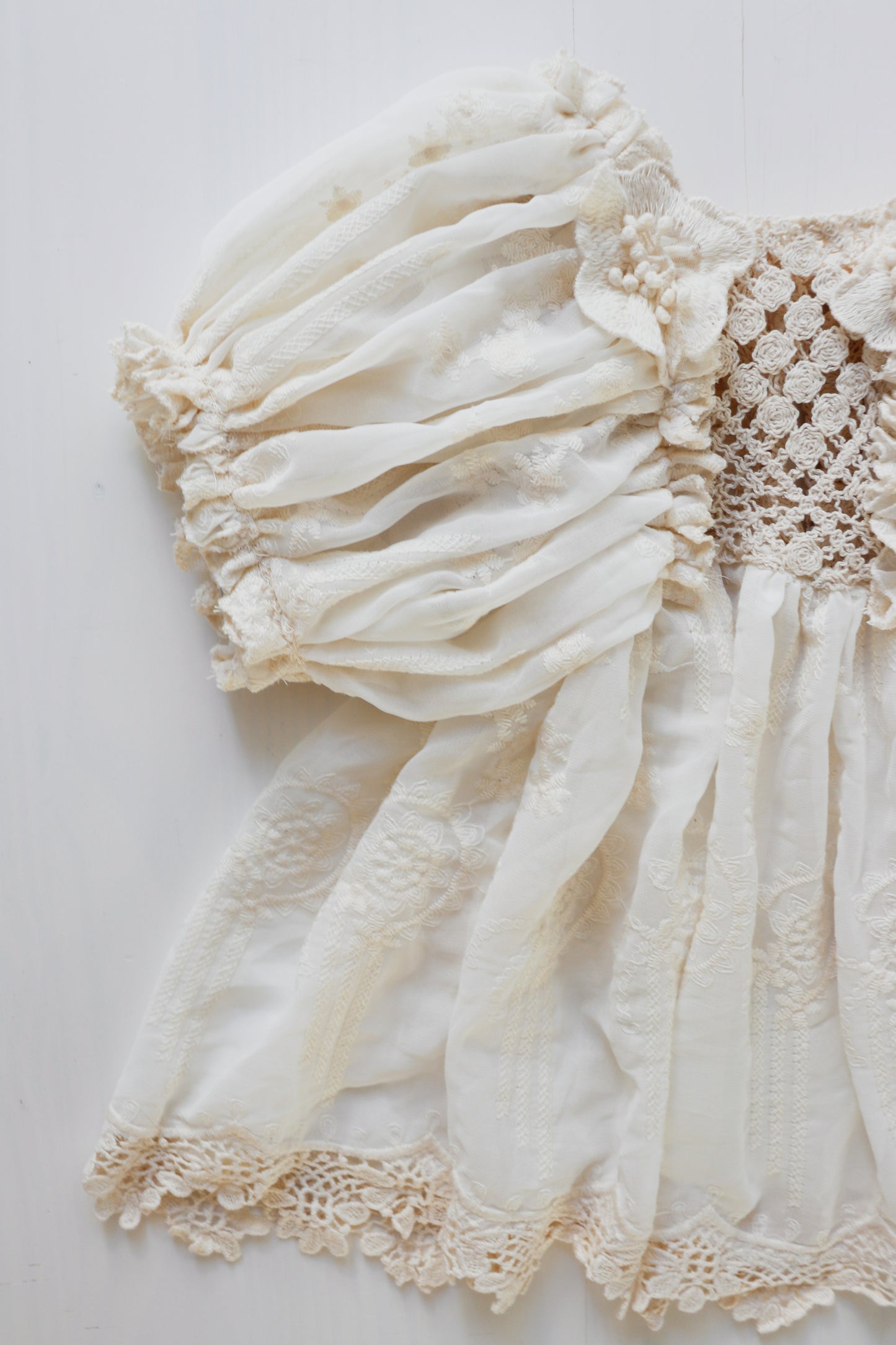 Vintage lace girl’s dress Girl’s lace dress Cream lace dress for girls Special occasion dress for girls Embroidered chiffon dress
