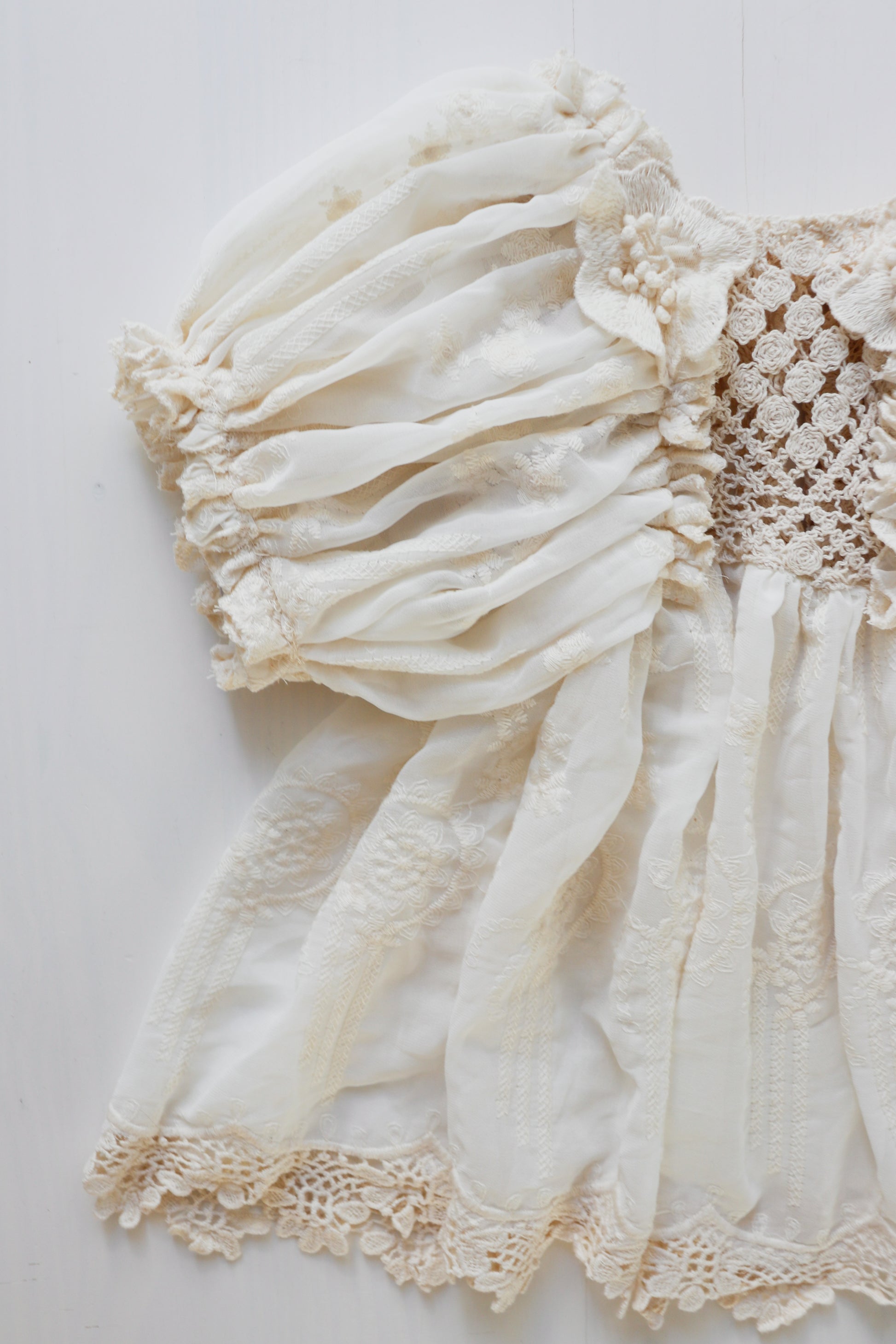 Vintage lace girl’s dress Girl’s lace dress Cream lace dress for girls Special occasion dress for girls Embroidered chiffon dress
