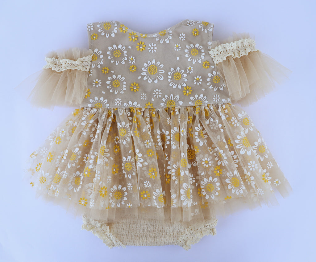 FLEUR MARGOT handmade daisy baby dress with beige tulle and white yellow daisy pattern